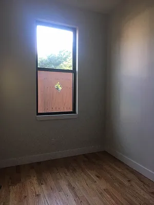 Rented by Premier Metro Realty Corp | media 16