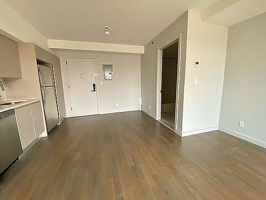 4th image of 590 Bushwick Ave #304