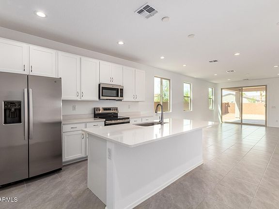 4th image of 2070 E BROOKLYN Drive