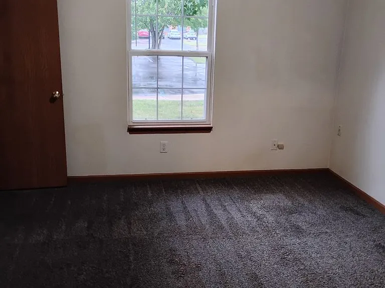 120 Bridgewater Ct — Photo 11