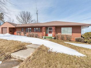 824 S Lakeshore Dr, Lake City, MN 55041