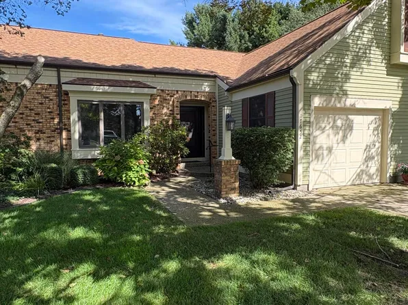 17652 Woodbridge Rd #2, Spring Lake, MI 49456