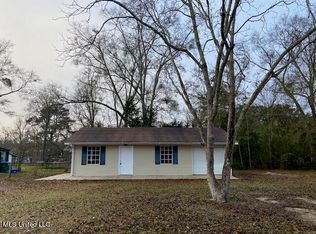 821 Roys Rd, Gautier, MS 39553