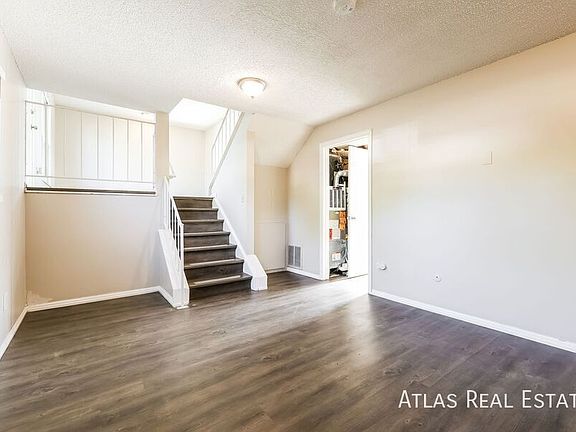 5th image of 11194 Forest Ave