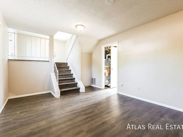 11194 Forest Ave — Photo 5