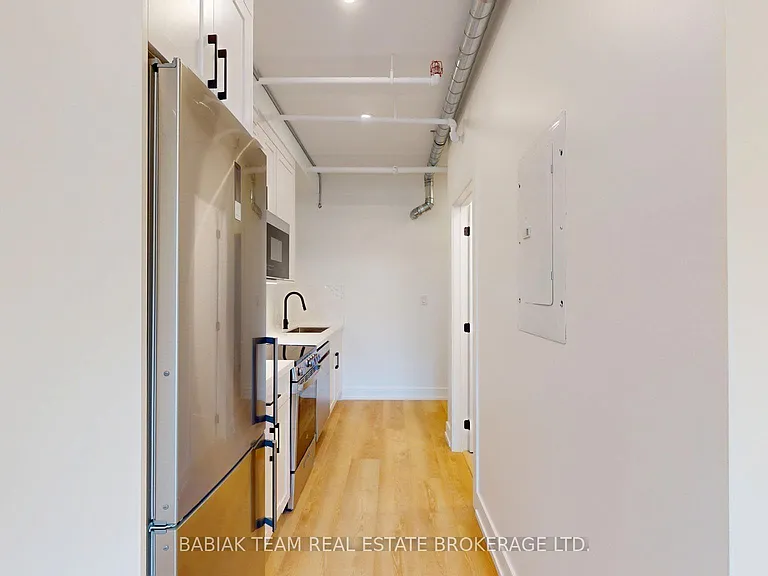 656 Annette St #102 — Photo 9