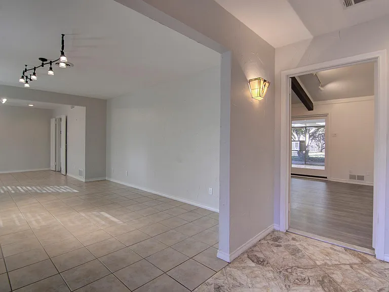 3763 Vinecrest Dr — Photo 3