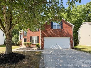 17224 Cambridge Woods Ct, Charlotte, NC 28277