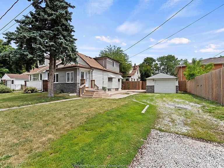 972 Wellington Ave #MAIN — Photo 22
