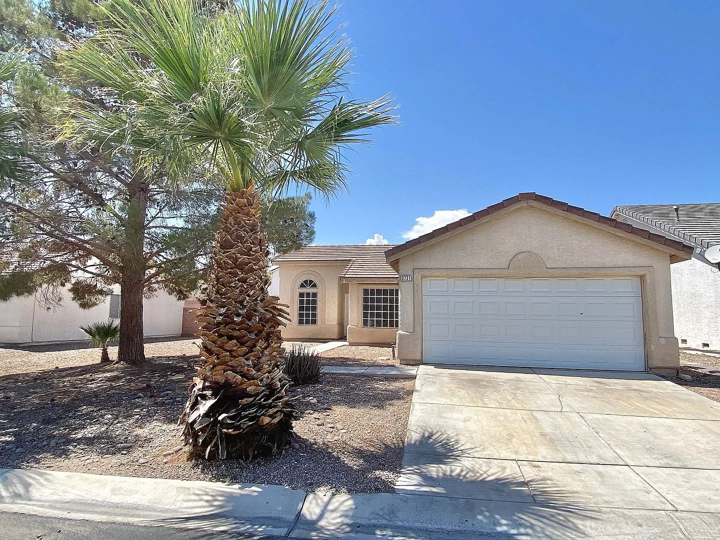 Adorable 3 Bedroom 2 Bathroom Single Story Home Located In A Gated Community In North Las Vegas, — Photo 1