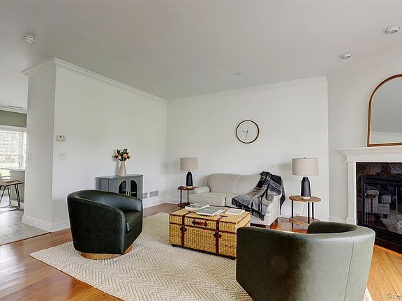 4th image of 415 Gardenia Drive