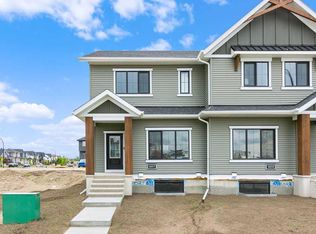 1037 W Reynolds Cres SW, Airdrie, AB T4B5L8