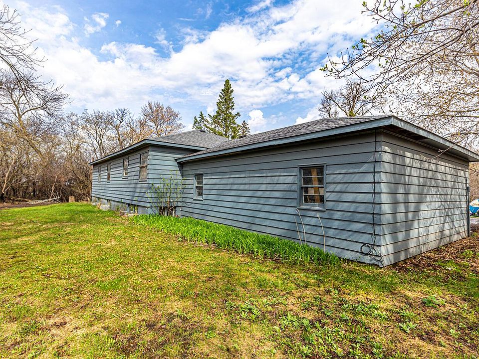 832 40th St N, Moorhead, MN 56560 Zillow