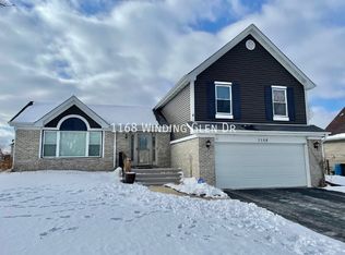 1168 Winding Glen Dr, Carol Stream, IL