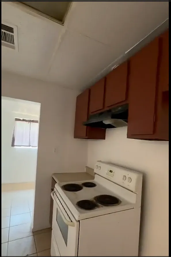 2 bed, 1000 sqft, $1,600 — Photo 3