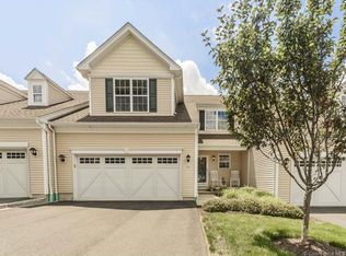 82 White Oak Dr, Prospect, CT 06712