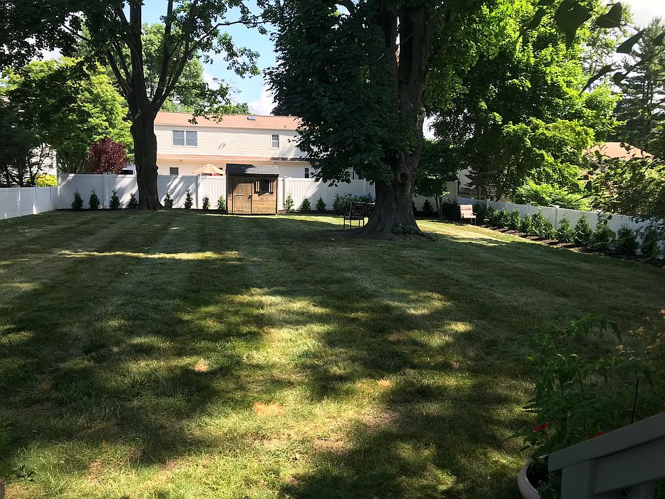 2nd image of 25 Lochland Rd