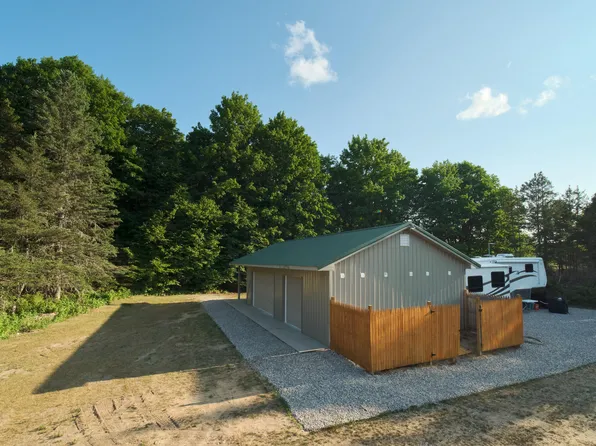 4449 Forest Vw, Mesick, MI 49668