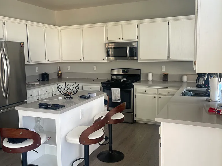 5449 Essex Dr — Photo 9