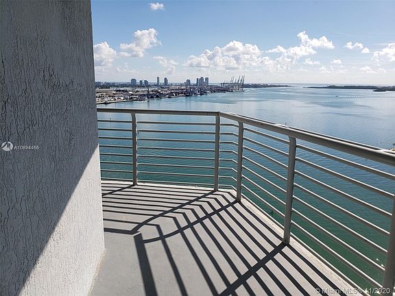 4th image of 325 Biscayne Blvd #2523
