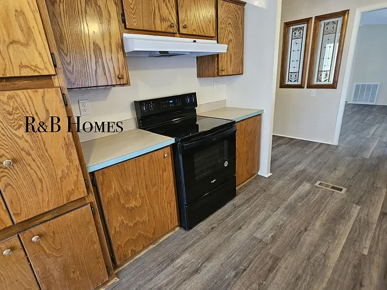 326 Johnston Dr — Photo 15
