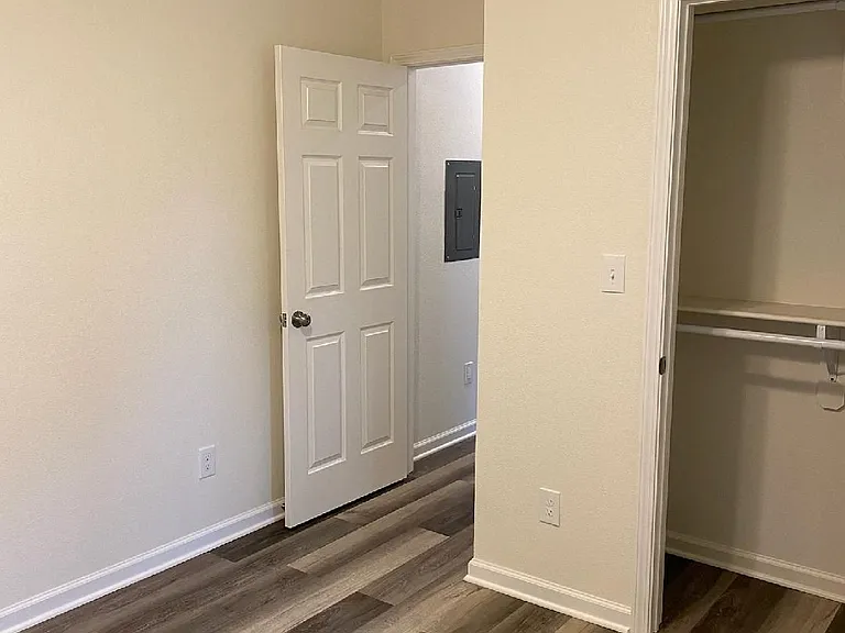 611 N Border Ave #500 — Photo 3