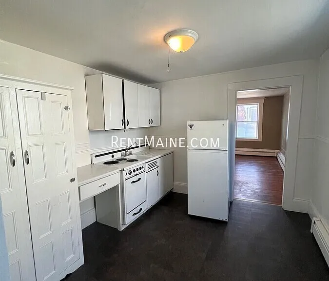 198 Center St #1 — Photo 1