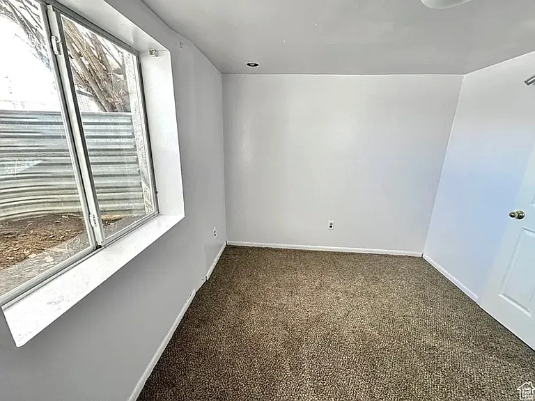 411 Deseret Ave #BASEMENT — Photo 11