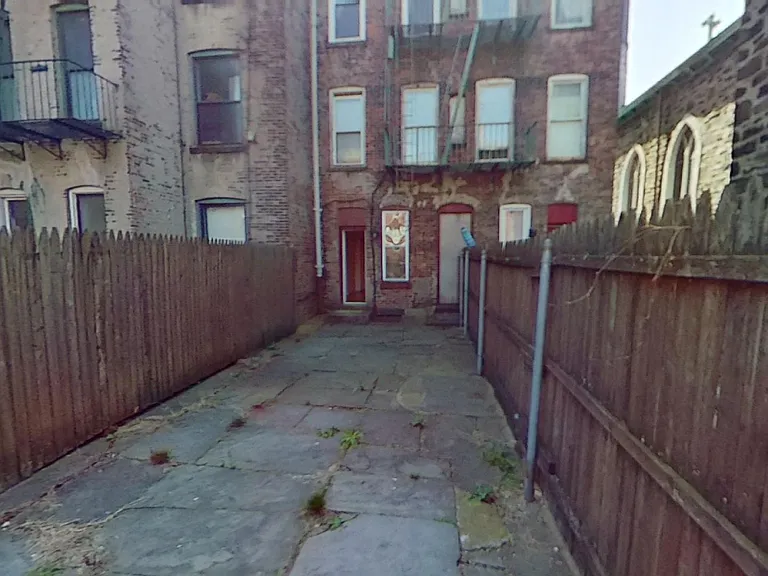 112 Sussex St — Photo 8
