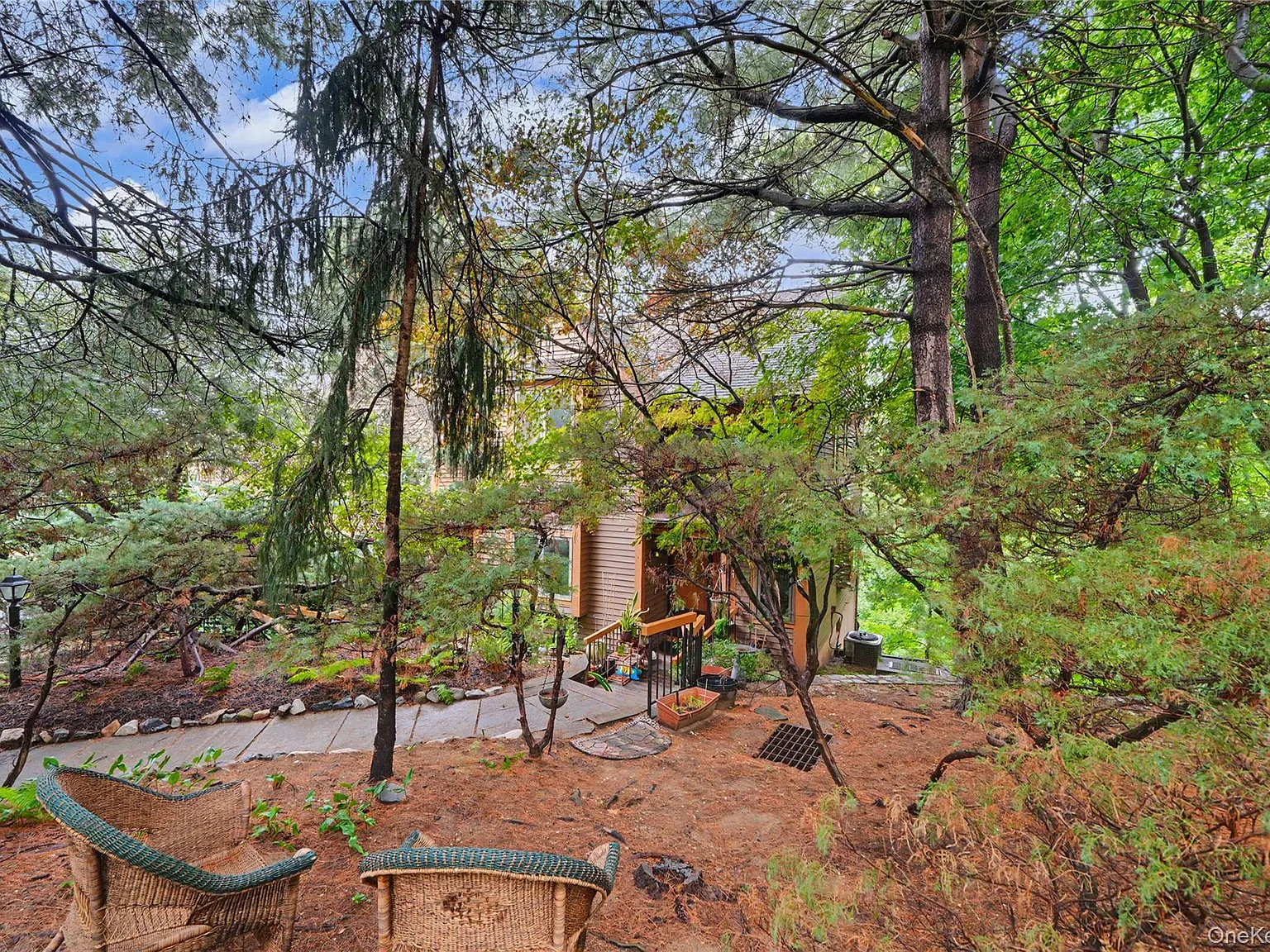 2 bed, 3.5 bath, 1470 sqft, $4,750 — Photo 2