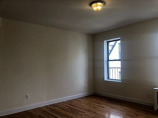 4th image of 710 W 173rd St #4G