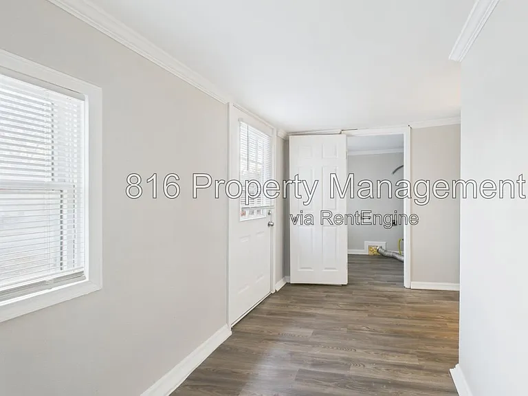 126 S Village Ter — Photo 24
