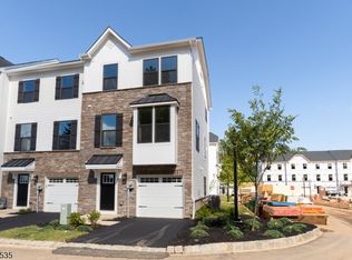 10 Saw Mill Cir, Hackettstown, NJ 07840
