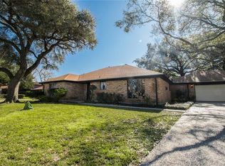 1107 Estates Dr, La Marque, TX 77568