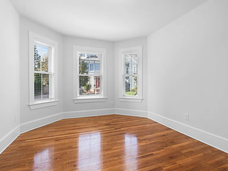 79 Sydney St #2 — Photo 5