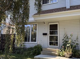 3127 109th St NW, Edmonton, AB T6J4N6