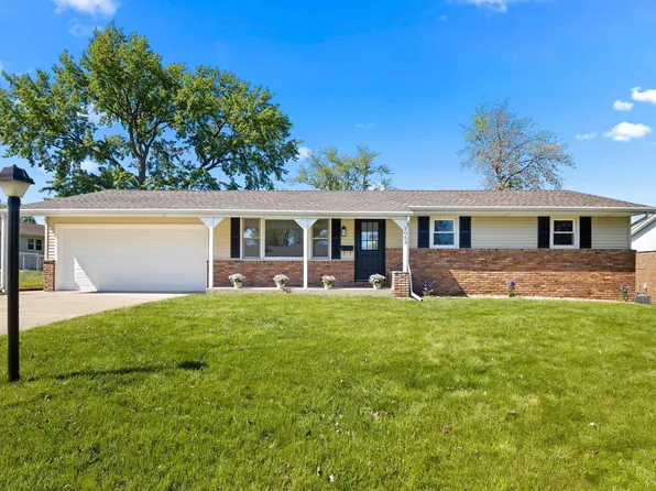 1063 Johnson St, Morton, IL 61550