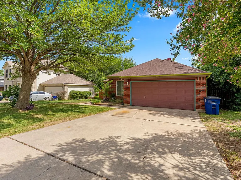 2215 Patsy Pkwy — Photo 1