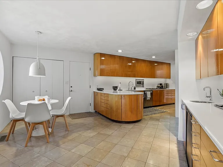 4010 Clubhouse Dr — Photo 10
