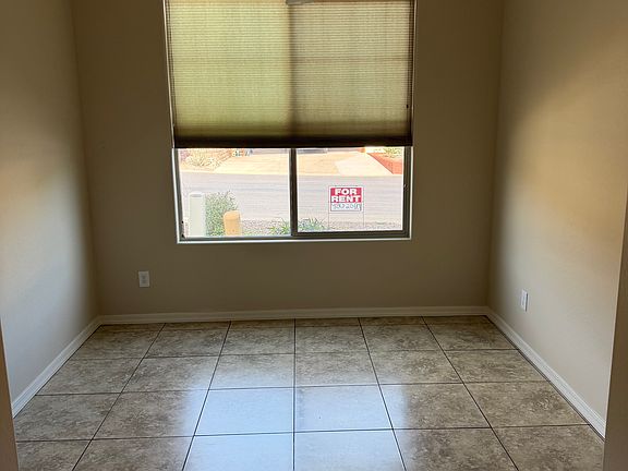 4th image of 1213 E Shangri La Rd