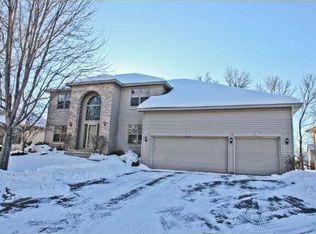 8736 Stratford Xing, Minneapolis, MN 55443