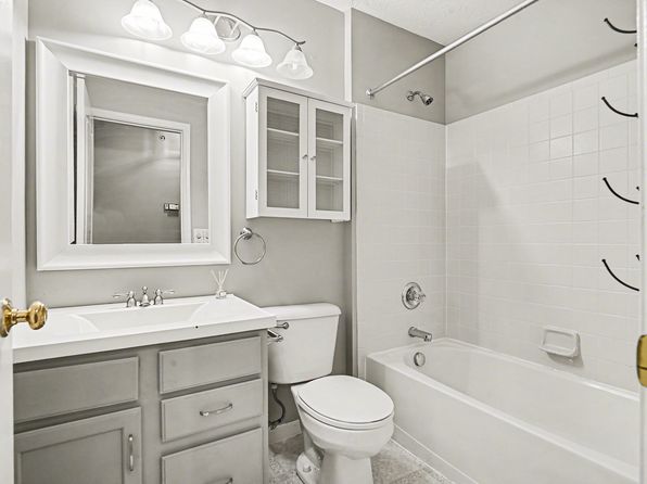 1624 Ashley Ct APT 303