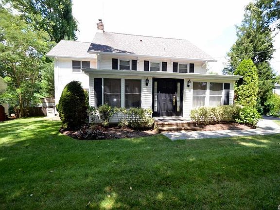 2nd image of 90 Glenwood Rd