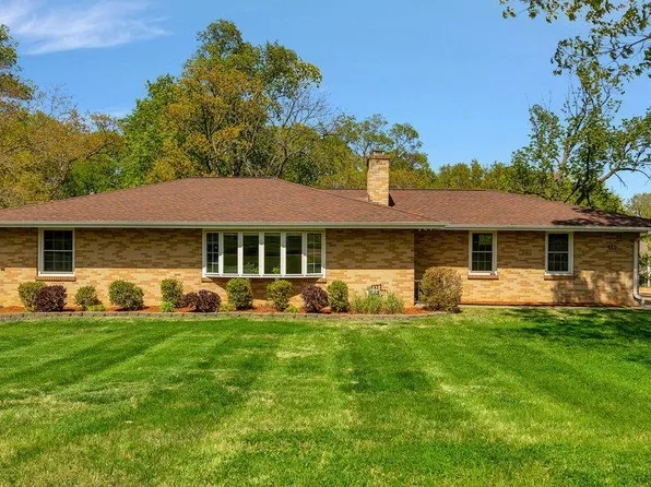 519 Kehrs Mill Rd, Ballwin, MO 63011