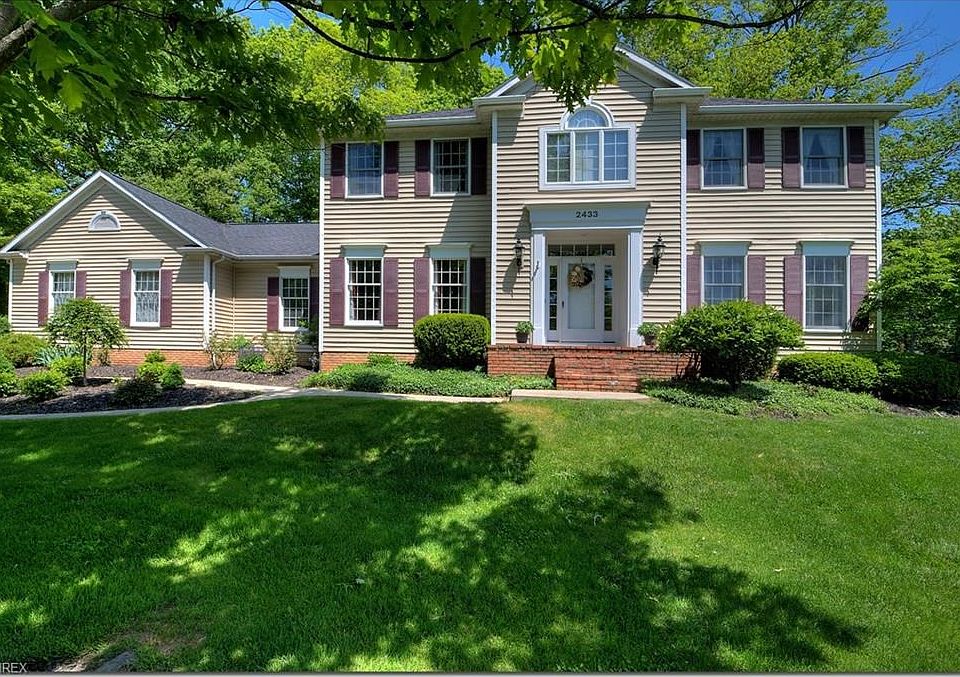 1st image of 2433 Woodacre Dr