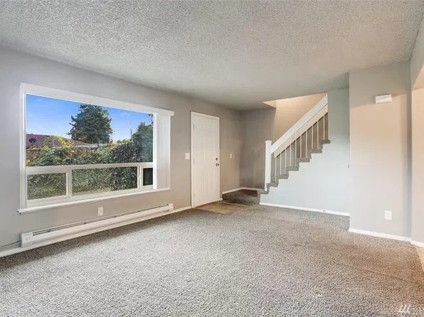 310 R St SE APT C, Auburn, WA 98002