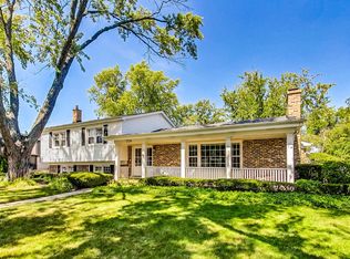 3124 Cherry Ln, Northbrook, IL