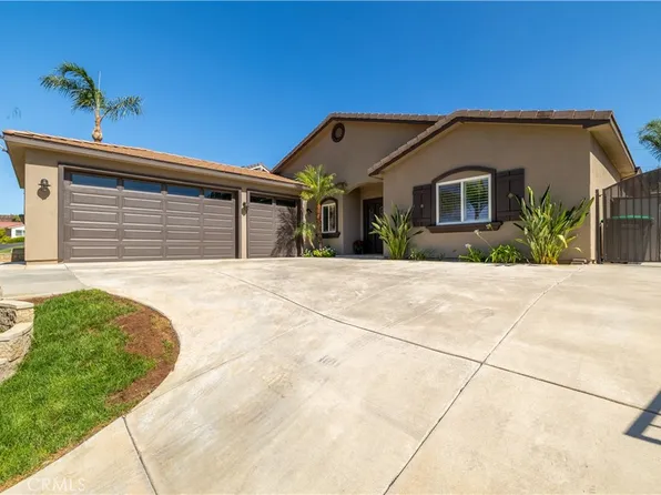 31028 Emperor Dr, Canyon Lake, CA 92587