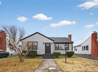 326 Beckwith St, Cranston, RI 02910