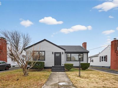 326 Beckwith St, Cranston, RI, 02910